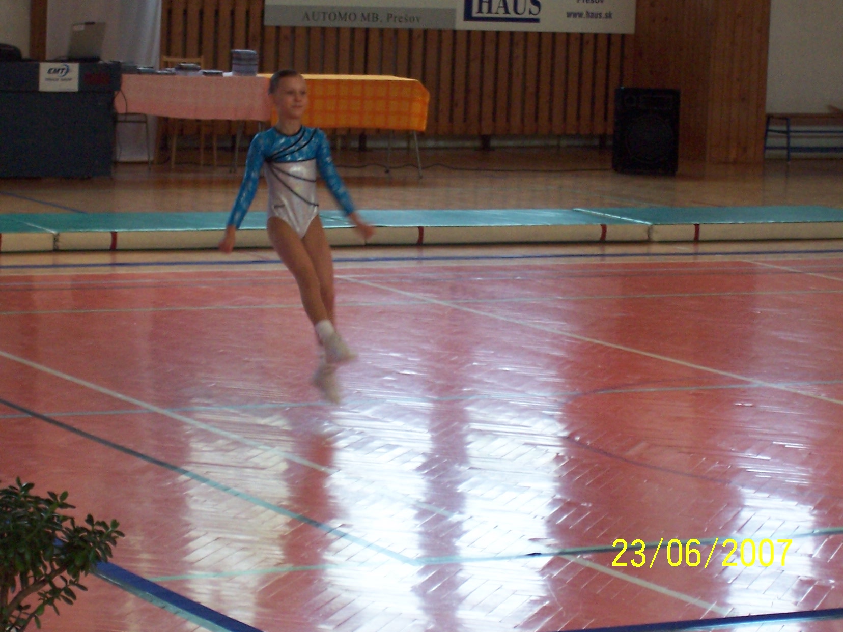Macek1